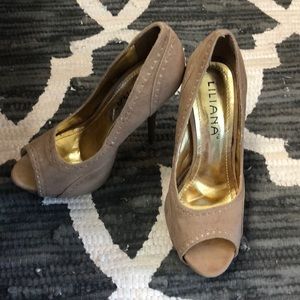 Liliana tan suede pumps